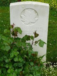 Etaples Military Cemetery - Howell, Reginald Arthur